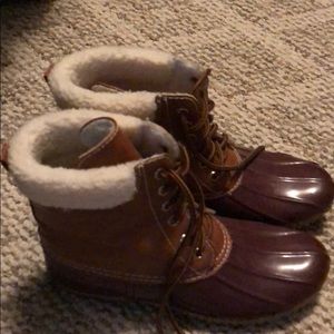 Duck boots